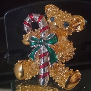 Gold tone bear Brooch pin with Candy Cane